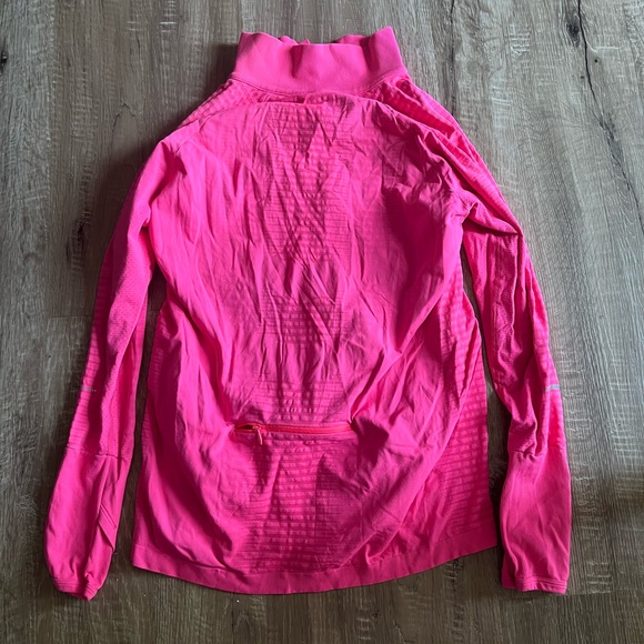 Under Armour Women's Bright Pink Workout shirt - Picture 5 of 5
